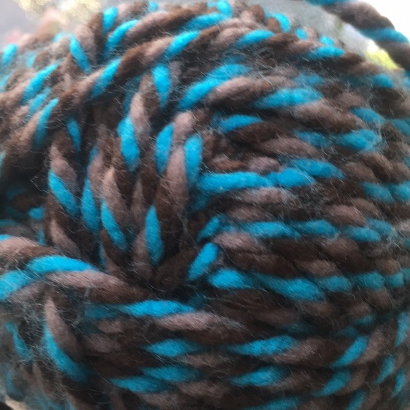 5$ ADD ON 🍒knitting/ crochet acrylic yarn - Picture 6 of 8